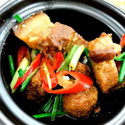 Hình ảnh Cơm thịt kho trứng cút
