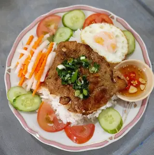 Hình ảnh Cơm sườn chiên + ốp la