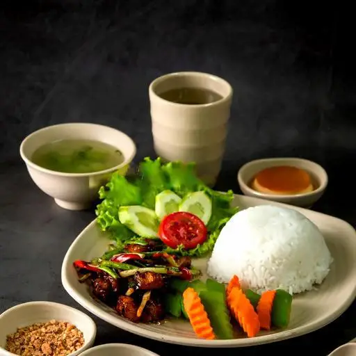 Hình ảnh Cơm thịt rang cháy cạnh