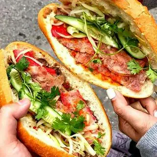 Hình ảnh Bánh mỳ thịt nguội