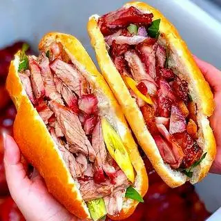 Hình ảnh Bánh mỳ xá xíu