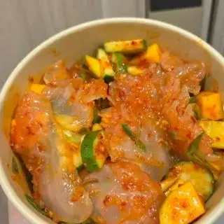 Hình ảnh Sứa Sốt Thái Lắc Cốc Xoài 