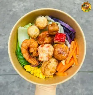 Hình ảnh Mì trộn thập cẩm Cá viên tặng 1 ly trà tắc