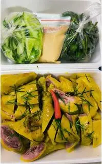 Hình ảnh Gà hun khói nửa con - sốt