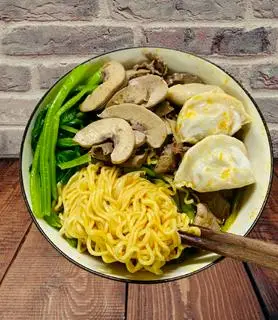 Hình ảnh Mì tim cật sủi cảo