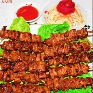 Hình ảnh 10 xiên nứơng mật ong kèm coca và sốt chấm