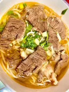 Hình ảnh Bún bò Nạm + 1 trà đá