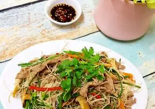 Hình ảnh bún gạo xào bò trứng