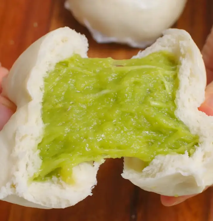 Hình ảnh Bánh bao cốm vòng dừa non