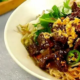 Hình ảnh Mì trộn bò