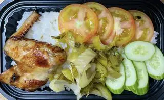 Hình ảnh Cơm cánh gà nướng mật ong