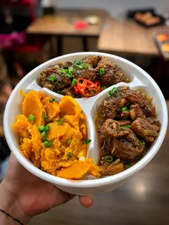 Hình ảnh Cơm Ngan Kho Riềng Xả + món phụ