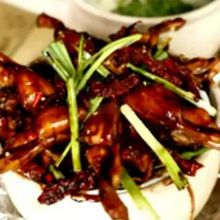 Hình ảnh Ếch cay với ớt sấy khô - 4 con