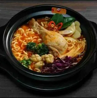 Hình ảnh Mì kim chi gà