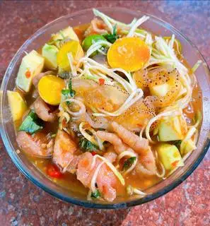 Hình ảnh Sứa Mix Trứng Non+ Chân Gà Sốt Thái