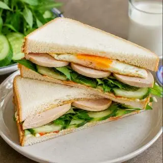 Hình ảnh Bánh mì sandwich ( 2 bánh + chả lụa + ốp la thơm )