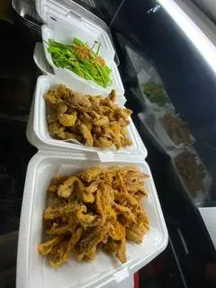 Hình ảnh chân gà rút xương rang muối HK 