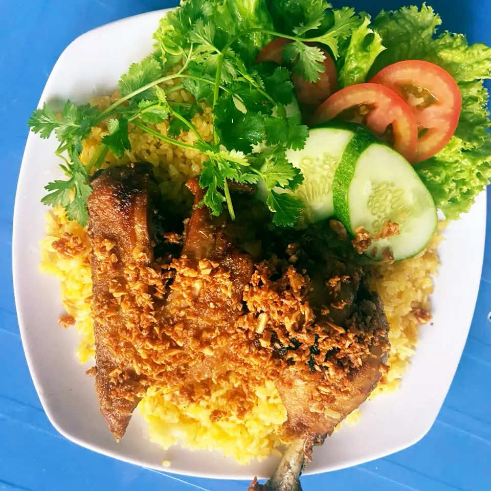 Hình ảnh Cơm Gà Góc Tư Mắm Tỏi
