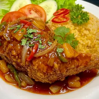Hình ảnh Cơm gà ĐÙI GÓC TƯ (xốt thái)