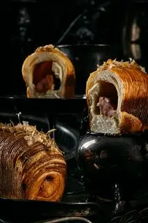 Hình ảnh CROISSANT LOAF LẠP XƯỞNG CAY LẬY (BANU00062)