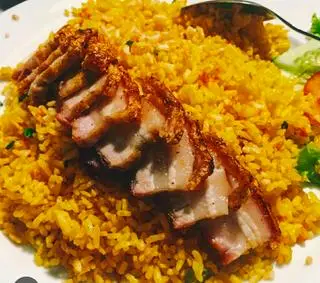 Hình ảnh Cơm Ba Rọi Chiên Giòn 