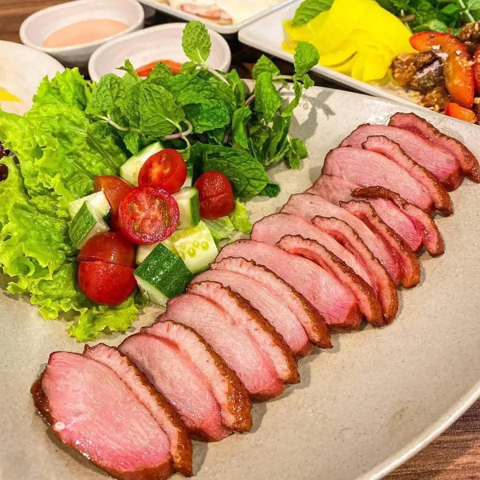 Hình ảnh Cơm Gạo Lứt Lườn Ngỗng Hun Khói