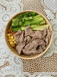 Hình ảnh Mì trộn rau + siêu bò + bắp 