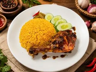 Hình ảnh (Món mới) Cơm gà chiên sốt tiêu đen
