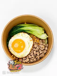 Hình ảnh Mì Trộn Trứng Ốp La - Thịt bầm 