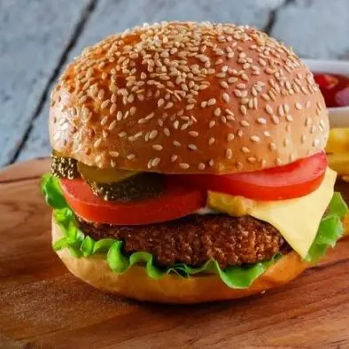 Hình ảnh HAMBURGER BÒ+Xúc xích+Khoai tây+COCA