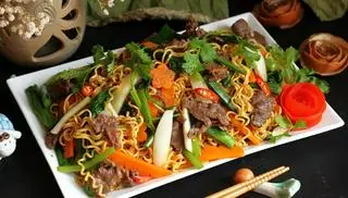 Hình ảnh mì xào bò 