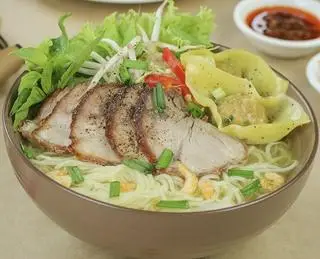 Hình ảnh Thập cẩm hủ tiếu hoành thánh XÁ XÍU