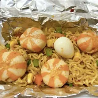 Hình ảnh Mì trộn indomie viên thả lẩu