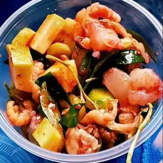 Hình ảnh Mix Chân Gà +  Râu Bạch Tuột Sốt Thái