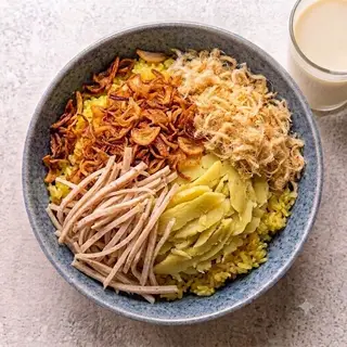 Hình ảnh Xôi xéo chả + sữa đậu