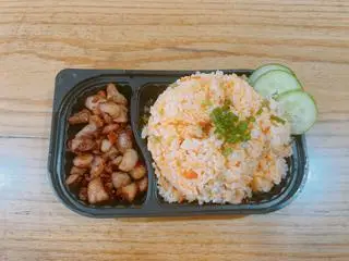 Hình ảnh Cơm gà xào sate