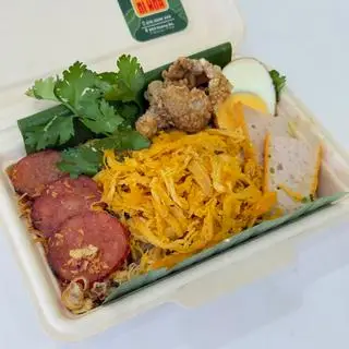 Hình ảnh Xôi Gà Xé Thập Cẩm + Xôi Chả Mỡ
