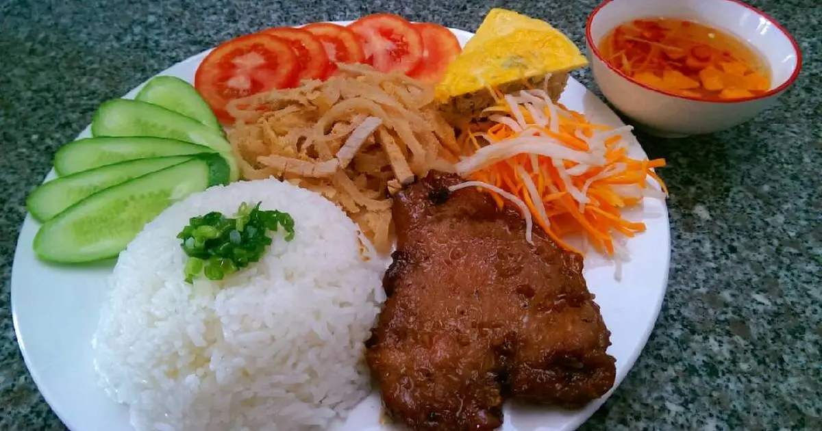 Hình ảnh cơm sườn bì chả 