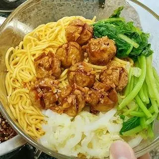 Hình ảnh Hủ tiếu mì khô giò