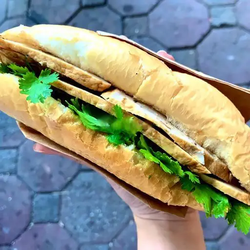 Hình ảnh Bánh mì chả sụn
