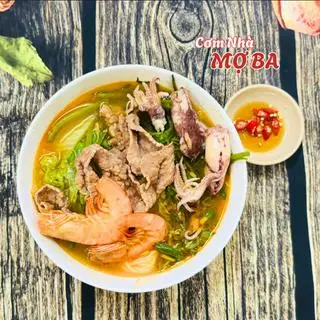 Hình ảnh Bún bò tôm mực