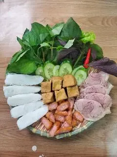 Hình ảnh BÚN ,ĐẬU ,THỊT BẮP GIÒ ,NEM CHUA RÁN