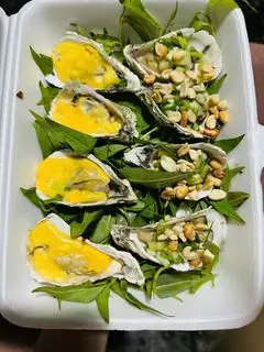 Hình ảnh Hàu sữa nướng mỡ hành /con