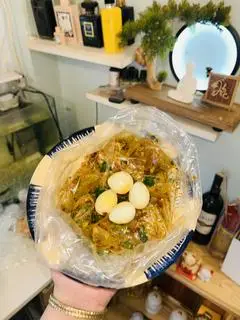 Hình ảnh Bánh tráng trộn trứng cút
