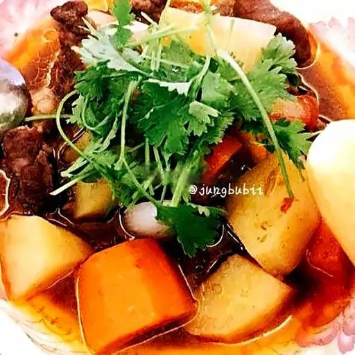 Hình ảnh Bánh Mỳ Bò Sốt Vang