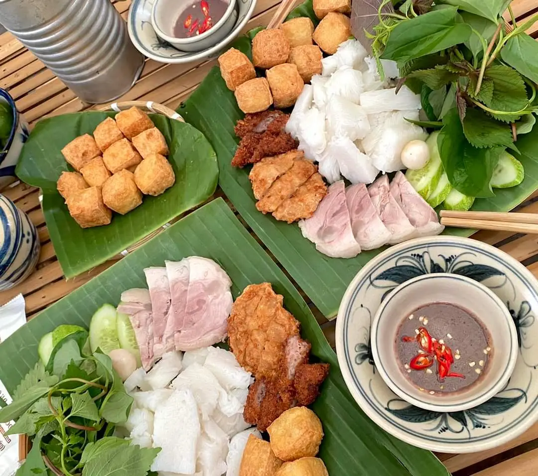 Hình ảnh Bún đậu 3 món( thịt cốm và nem chua rán)