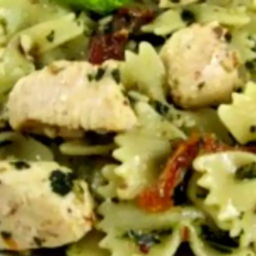 Hình ảnh Salad gà - mỳ nơ với sốt pesto và cà chua khô