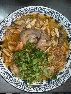 Hình ảnh Bánh canh cua giò heo