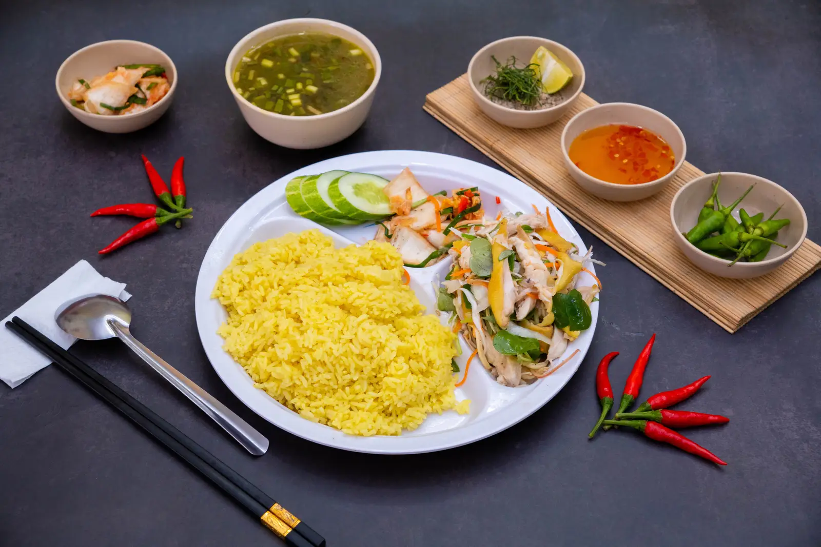 Hình ảnh cơm gà xé phay