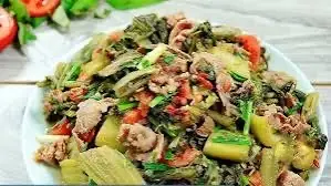 Hình ảnh Bắp bò xào cải chua